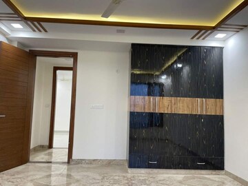 Building Lobby in 3 BHK Builder Floor at Parklands, Sector 85 – for Sale