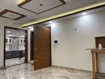 Room in 3 BHK Builder Floor at Parklands, Sector 85 – for Sale