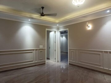 Room in 4 BHK Builder Floor at Parklands, Sector 85 – for Sale