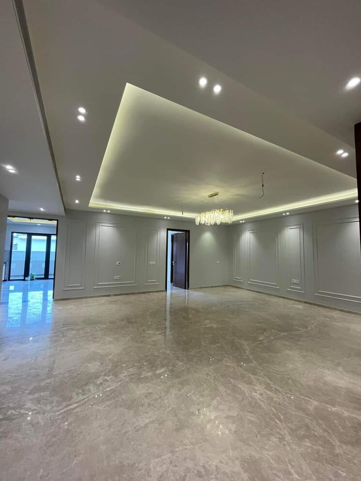 Room, parklands 4 Bedroom 500 Sq.Ft. Builder Floor In Sector 85 Faridabad 8165171