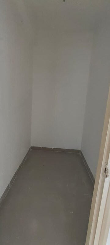 Room in 3 BHK Builder Floor at Vatika Primrose Floors, Sector 82 – for Rent