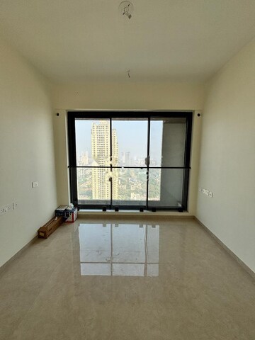 Room in 2 BHK Apartment at Dosti Eastern Bay, Wadala – for Rent