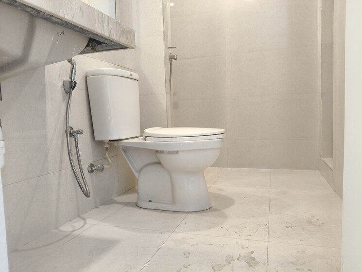 Bathroom, hiranandani-eagleridge-wing-b 3 Bedroom 1150 Sq.Ft. Apartment In Ghodbunder Road Thane 8165277