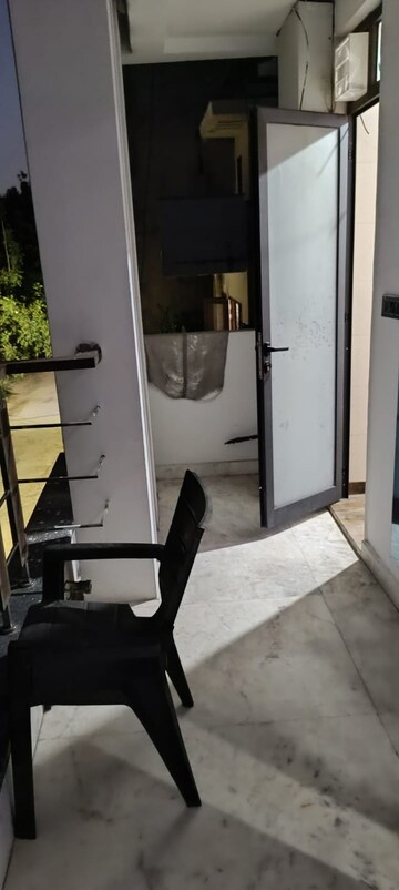 Team Area in 3 BHK Builder Floor at Ansal Sushant Lok I, Sector 43 – for Rent
