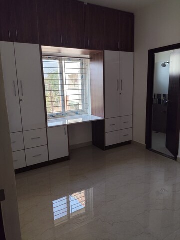 Room in 3 BHK Apartment at Vyom Galaxy, Kukatpally – for Rent