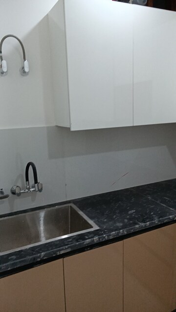 Furnished Amenities in 1.5 BHK Builder Floor at Ignou Road – for Rent