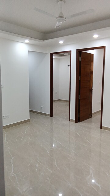 Room in 1.5 BHK Builder Floor at Ignou Road – for Rent