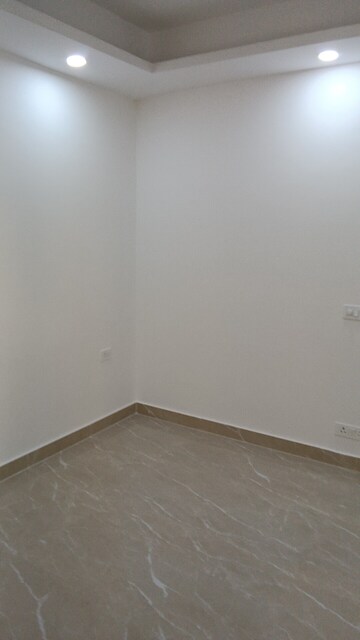 Room in 1.5 BHK Builder Floor at Ignou Road – for Rent