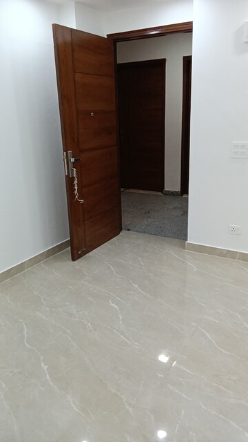 Room in 2 BHK Builder Floor at Ignou Road – for Rent