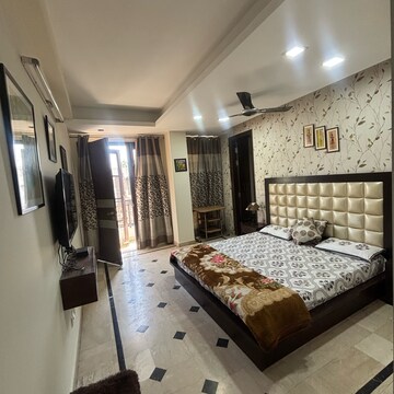Kitchen in 3 BHK Builder Floor at Safdarjang Enclave – for Rent
