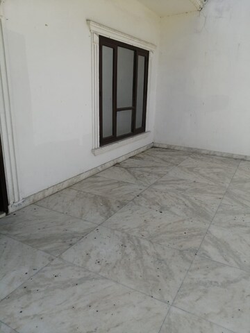 Room in 3 BHK Builder Floor at Palam Vihar Residents Association, Palam Vihar – for Rent