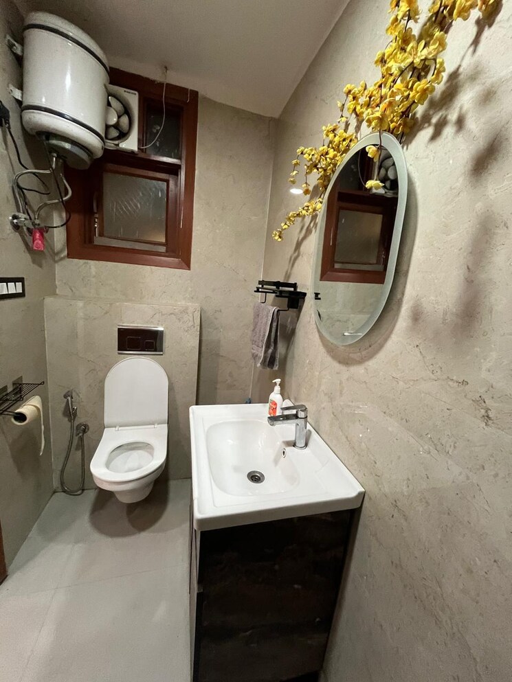Attached Bathroom, saket 2 Bedroom 900 Sq.Ft. Builder Floor In Saket Delhi 8165484