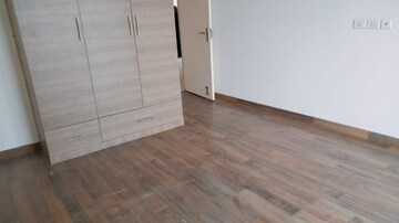 Room in 3.5 BHK Apartment at Conscient Heritage Max, Sector 102 – for Rent