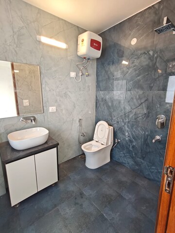 Master Bedroom in 3 BHK Builder Floor at Housing Board Colony Sector 51, Sector 51 – for Rent