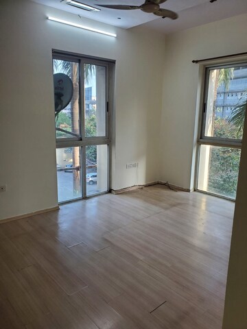 Room in 2 BHK Apartment at Sheth Vasant Lawns, Laxmi Nagar – for Rent