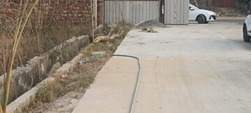  Plot – Exterior View View at Sikandrabad - for Sale