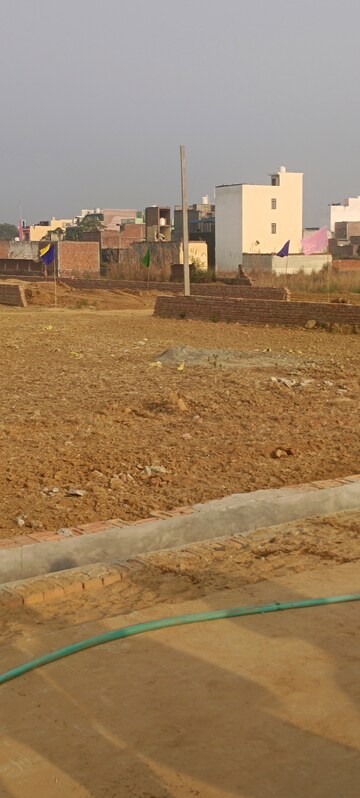 Plot Area in  Plot at Sikandrabad – for Sale
