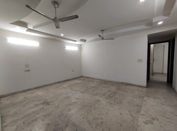 Room in 3 BHK Apartment at Vasant Kunj – for Rent