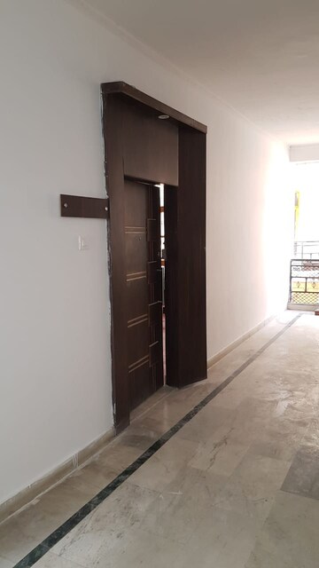 Room in 3.5 BHK Apartment at Faizabad Road – for Rent