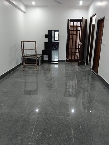 Room in 2.5 BHK Independent House at Theta Ii Greater Noida – for Sale