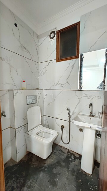 Bathroom in 3 BHK Builder Floor at Palm Residency Chhatarpur, Chattarpur – for Rent