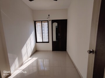 Room in 1.5 BHK Apartment at Uma Neopolis, Ghodbunder Road – for Rent