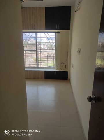 Room in 2 BHK Apartment at United Marvel, Viman Nagar – for Sale