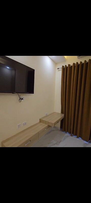Bedroom in Studio Apartment at Gaur City Center, Sector 4 Greater Noida – for Rent