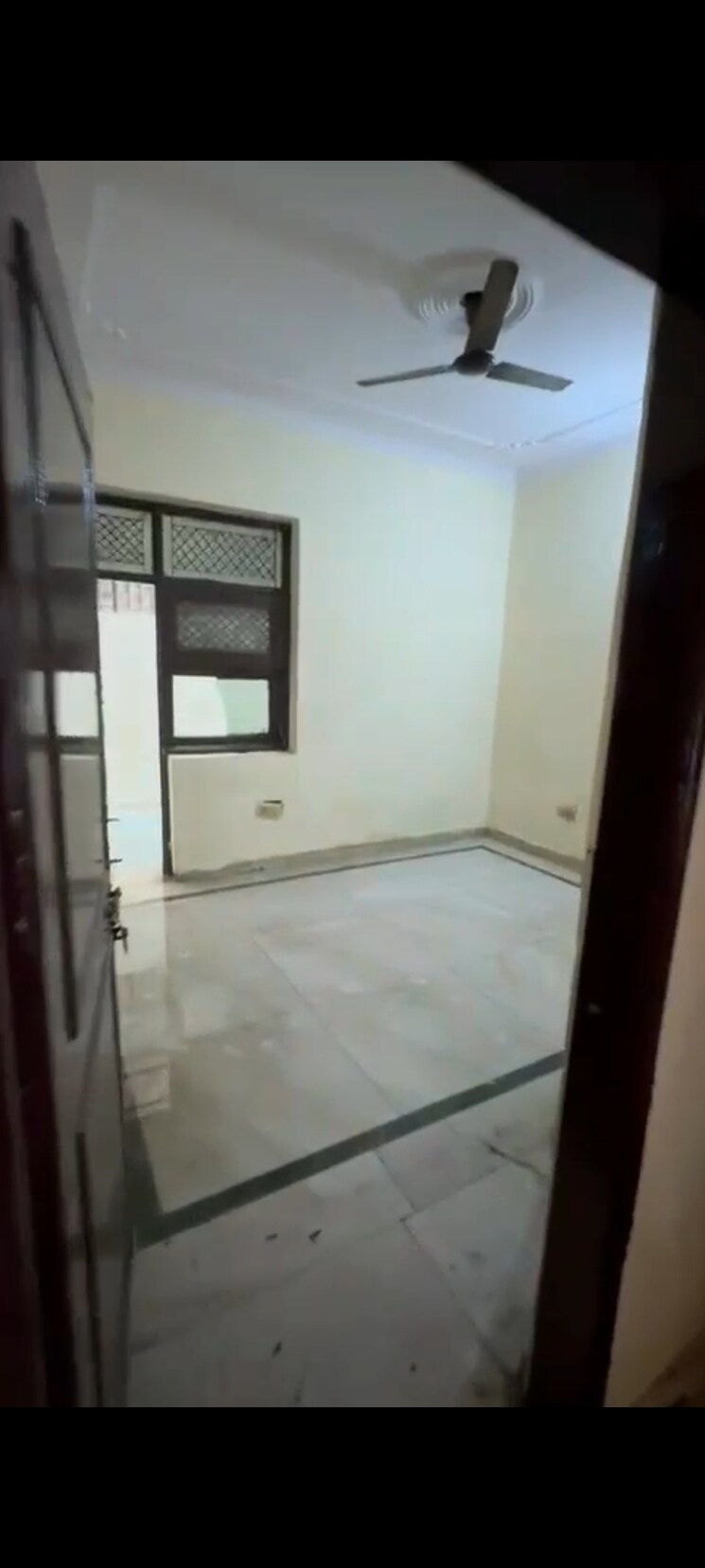 Bathroom, gamma i greater noida 6+ Bedroom 120 Sq.Mt. Independent House In Gamma I Greater Noida Greater Noida 8165626