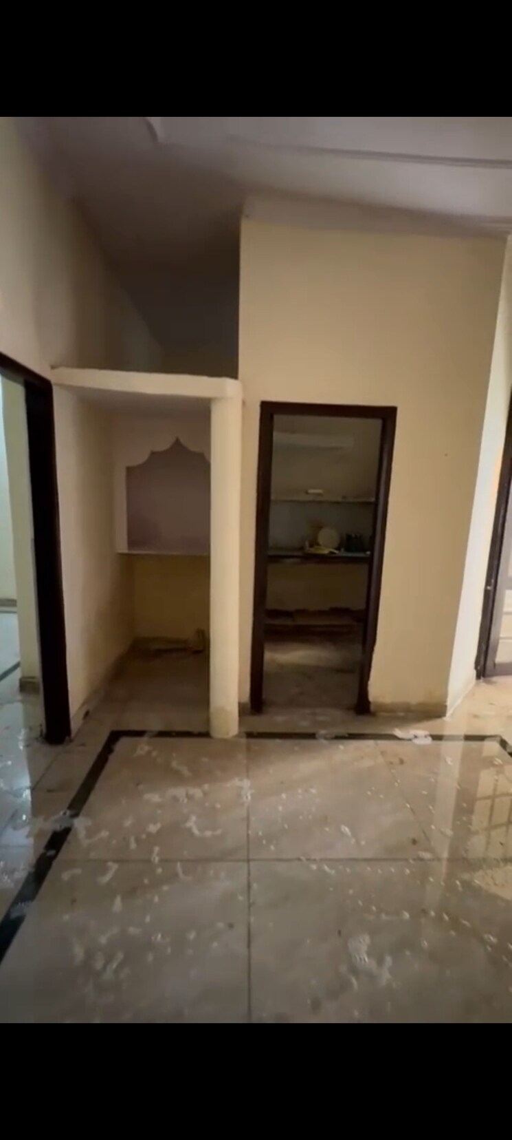 Room, gamma i greater noida 6+ Bedroom 120 Sq.Mt. Independent House In Gamma I Greater Noida Greater Noida 8165626