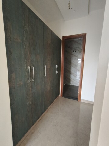 Room in 3 BHK Builder Floor at Aerocity – for Rent