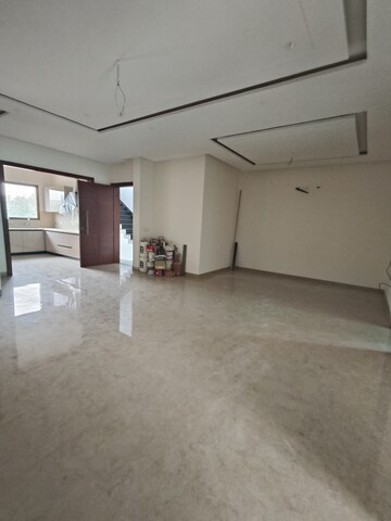 3 BHK Builder Floor For Rent in Aerocity