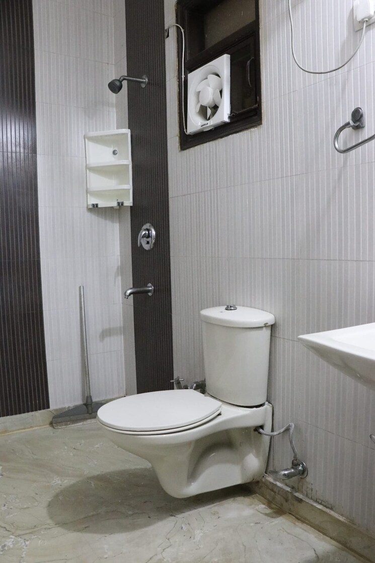 Bathroom, ss-mayfield-gardens 3 Bedroom 228 Sq.Yd. Independent House In Sector 51 Gurgaon 8165678