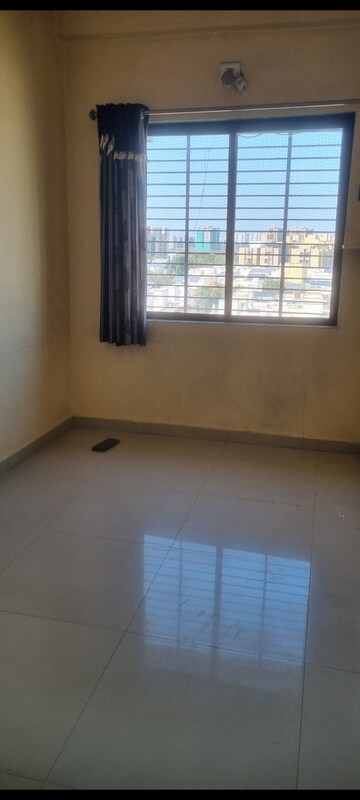 Room in 2 BHK Apartment at Maruti Maruti vi, Chandkheda – for Rent