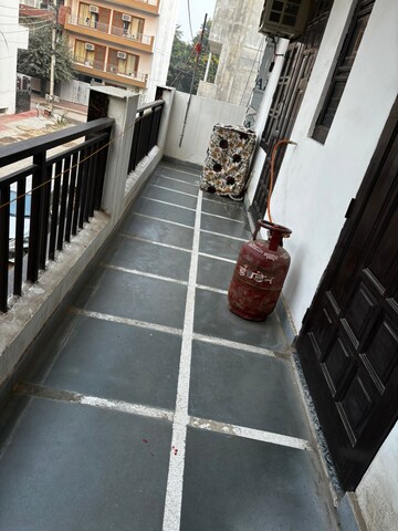 Balcony in 2 BHK Builder Floor at Ansal Sushant Lok I, Sector 43 – for Rent