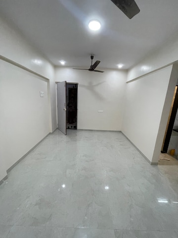 1 BHK Apartment For Rent in Anita Nagar Chs Kandivali East Mumbai  8165667