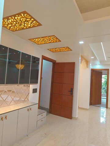 Kitchen in 4 BHK Builder Floor at Sector 40 – for Sale