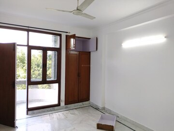 Room in 3 BHK Apartment at Sector 6, Dwarka – for Sale