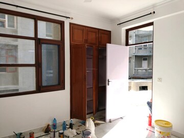 Room in 3 BHK Apartment at Sector 6, Dwarka – for Sale