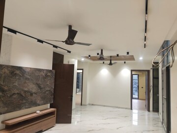 Room in 1 BHK Builder Floor at RWA Apartments Sector 37, Sector 37 – for Rent