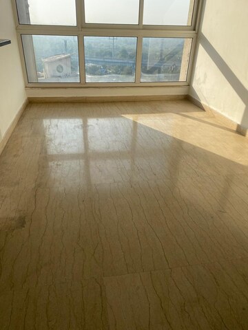 Room in 2 BHK Builder Floor at Arun Vihar Sector 37, Sector 37 – for Rent