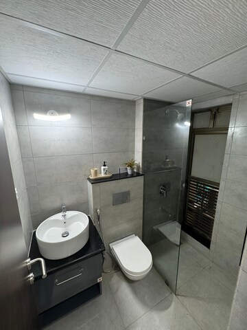 Bathroom in 1 BHK Apartment at Andheri East – for Rent