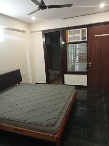 Bedroom in 2 BHK Builder Floor at Sector 52 – for Rent