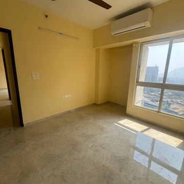 Room in 2 BHK Apartment at Lodha Amara, Sandoz Baug – for Sale