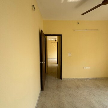 Room in 2 BHK Apartment at Lodha Amara, Sandoz Baug – for Sale