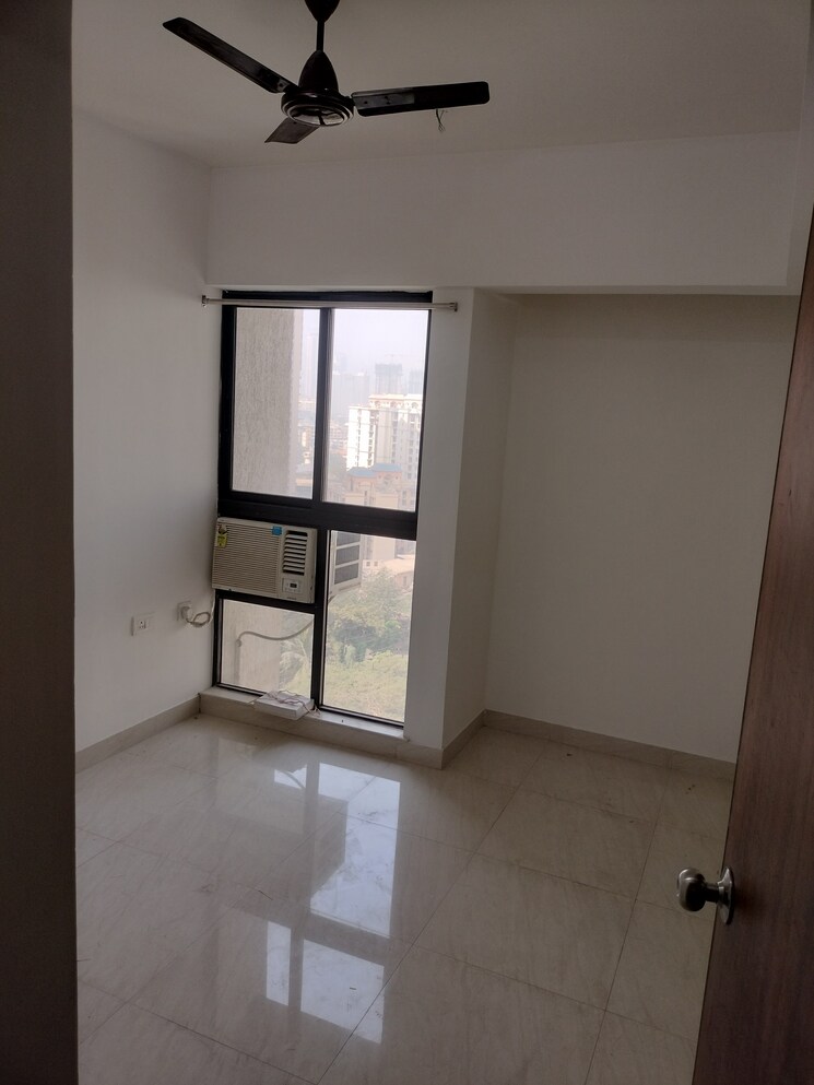 Room, lodha-crown-quality-homes 1 Bedroom 317 Sq.Ft. Apartment In Majiwada Thane 8165802