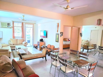 Gym in 3 BHK Apartment at DLF Exclusive Floors, Sector 53 – for Rent