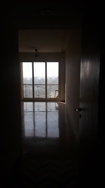 Room in 1 BHK Apartment at Mantri Serene, Goregaon East – for Rent