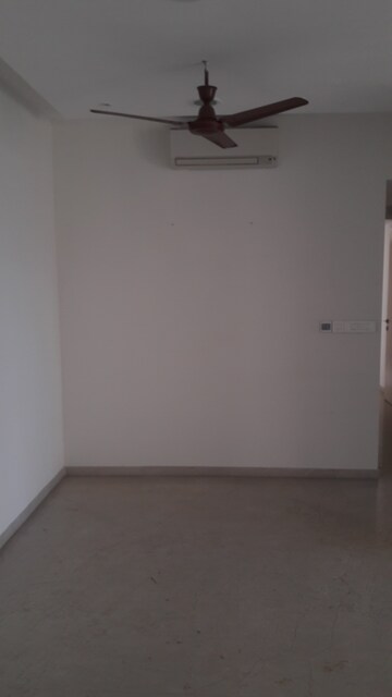 Room in 1 BHK Apartment at Mantri Serene, Goregaon East – for Rent
