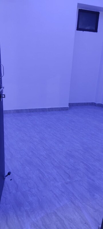 Room in 2 BHK Builder Floor at Sector 73 – for Sale